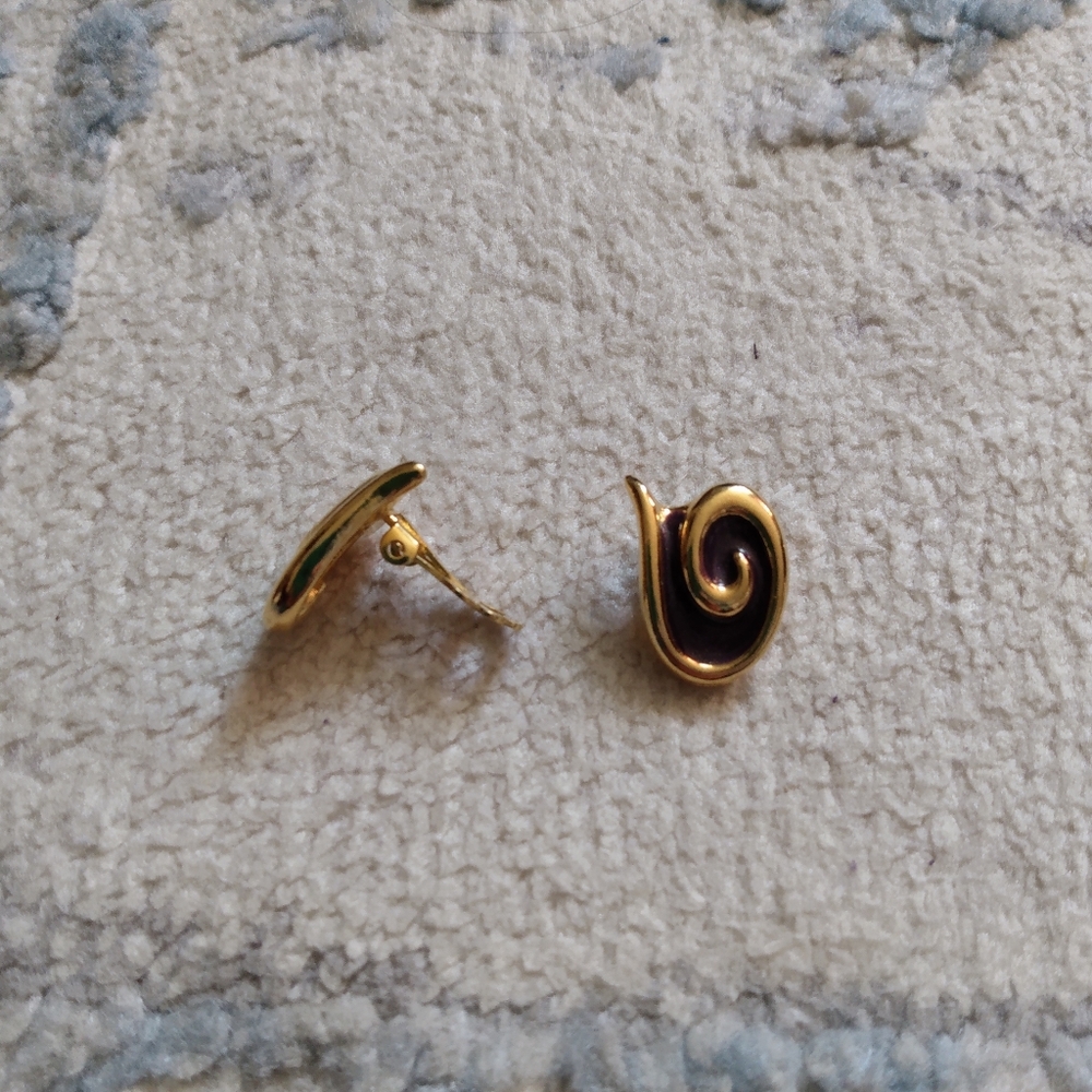 Vintage Clip On Earrings